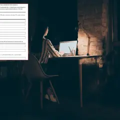 Kobieta wypełnia wniosek online o zamrożenie cen prądu. Formularz zawiera dane identyfikacyjne odbiorcy uprawnionego.