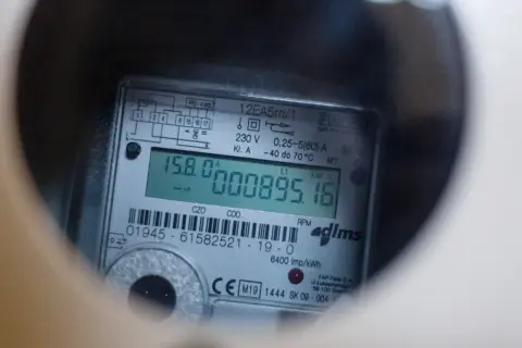 Cyfrowy licznik energii elektrycznej pokazuje 895.16 kWh. Czy licznik energii elektrycznej może oszukiwać? To pytanie nurtuje wielu konsumentów.