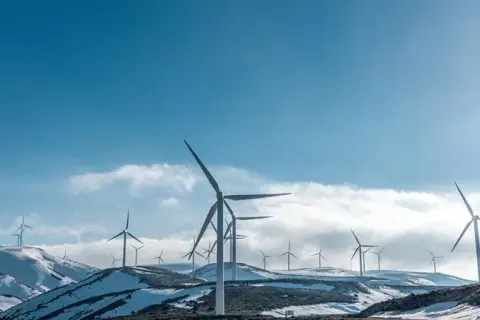 Jak działa elektrownia wiatrowa i jak możesz zyskać na energii wiatrowej
