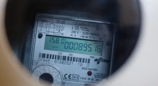 Cyfrowy licznik energii elektrycznej pokazuje 895.16 kWh. Czy licznik energii elektrycznej może oszukiwać? To pytanie nurtuje wielu konsumentów.