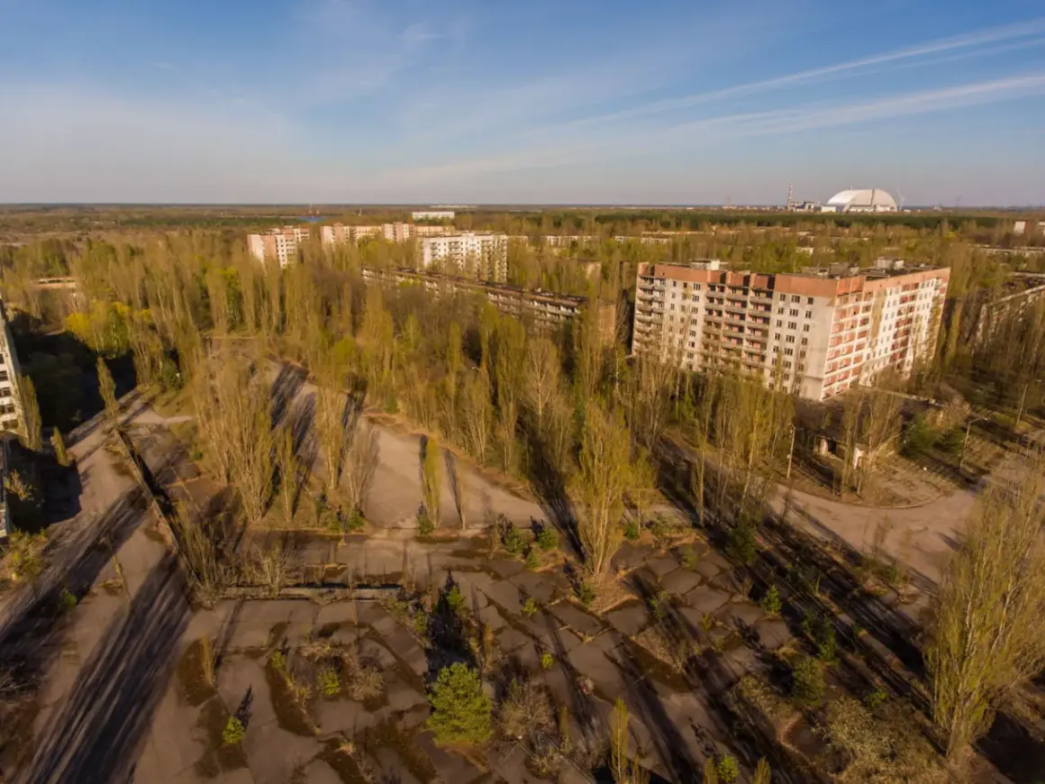 Pusty Prypeć, miasto widmo. Czy Czarnobyl jest zamieszkany? Tylko przez naturę, która odzyskała swoje tereny.